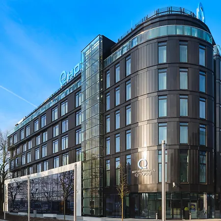 Q Hotel
